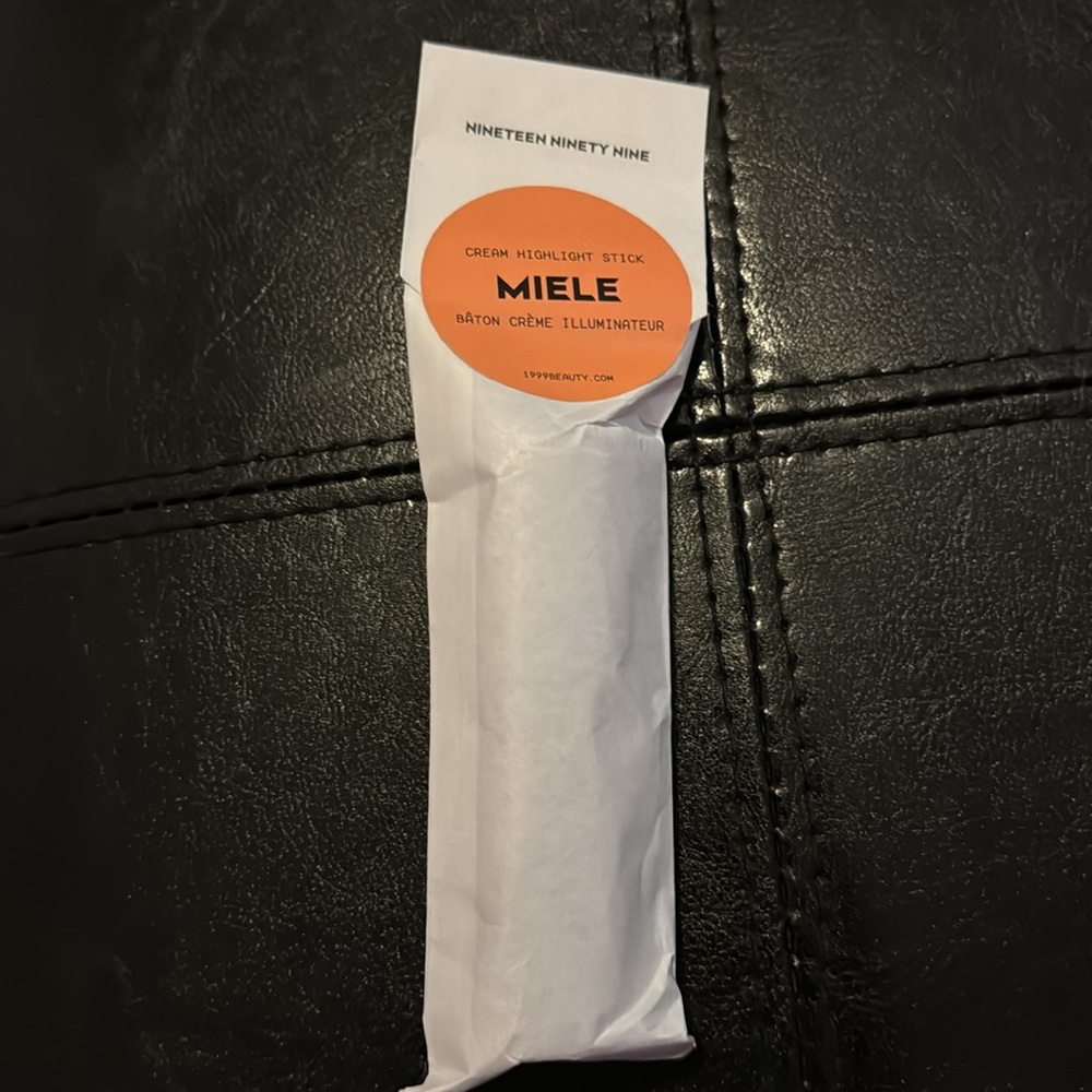 19/99 Cream Highlight Stick Miele NWT